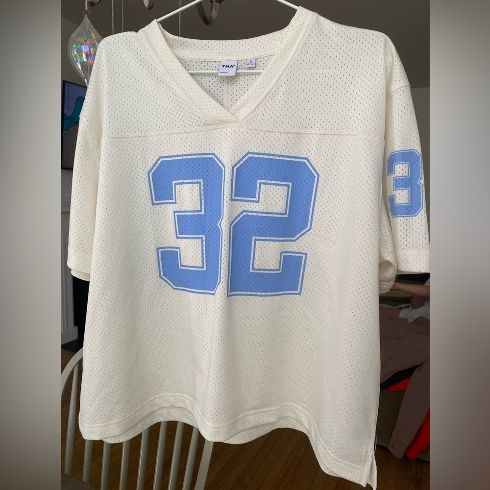 Aritzia Jersey tshirt